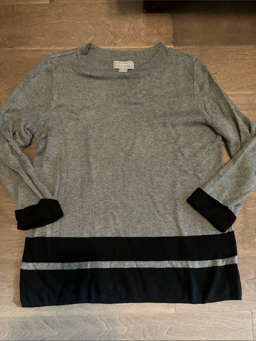 Liz Claiborne Gray Sweater with Black Contrast Hem and Cuffs 3/4 sleeve